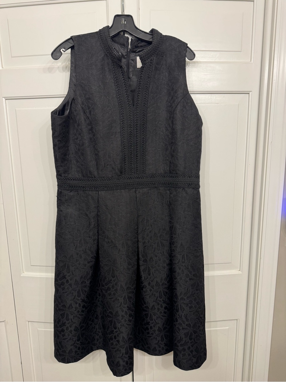 Pappagallo Black Sleeveless Lace-Texture Mini Dress